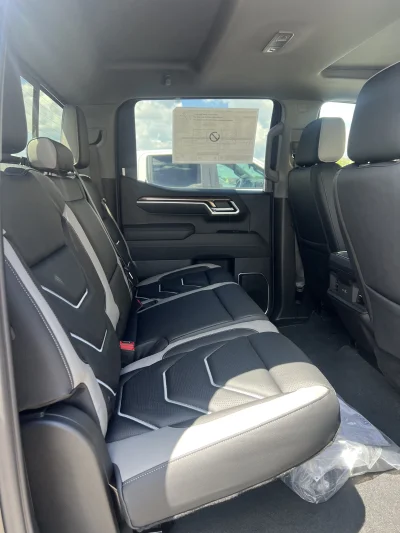 2026 CHEVY SILVERADO 1500 - LEVEL PACKAGE - BLACK (GBA) - 2026 CHEVY SILVERADO 1500 LEVEL - Image 11 of 17