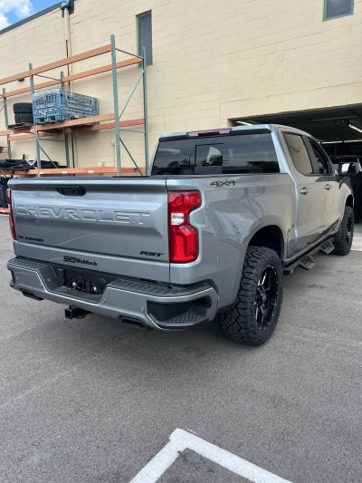 2026 CHEVY SILVERADO 1500 - LEVEL PACKAGE  - STERLING GRAY (GXD) - 2026 CHEVY SILVERADO 1500 LEVEL - Image 13 of 15