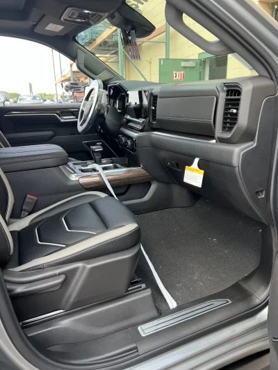 2026 CHEVY SILVERADO 1500 - LEVEL PACKAGE  - STERLING GRAY (GXD) - 2026 CHEVY SILVERADO 1500 LEVEL - Image 7 of 15