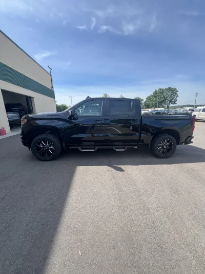 2026 CHEVY SILVERADO 1500 - LEVEL PACKAGE - BLACK (GBA) - 2026 CHEVY SILVERADO 1500 LEVEL - Image 4 of 14