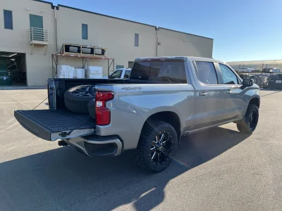 2026 CHEVY SILVERADO 1500 - LEVEL PACKAGE - STERLING GRAY (GXD) - 2026 CHEVY SILVERADO 1500 LEVEL - Image 14 of 20