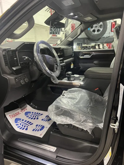 2026 CHEVY SILVERADO 1500 - LEVEL PACKAGE - BLACK (GBA) - 2026 CHEVY SILVERADO 1500 LEVEL - Image 5 of 15