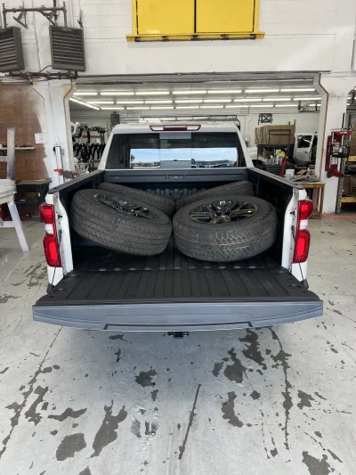 2026 CHEVY SILVERADO 1500 - LEVEL PACKAGE - WHITE SANDS (G42) - 2026 CHEVY SILVERADO 1500 LEVEL - Image 13 of 16