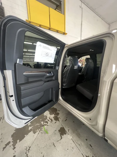 2026 CHEVY SILVERADO 1500 - LEVEL PACKAGE - WHITE SANDS (G42) - 2026 CHEVY SILVERADO 1500 LEVEL - Image 7 of 16
