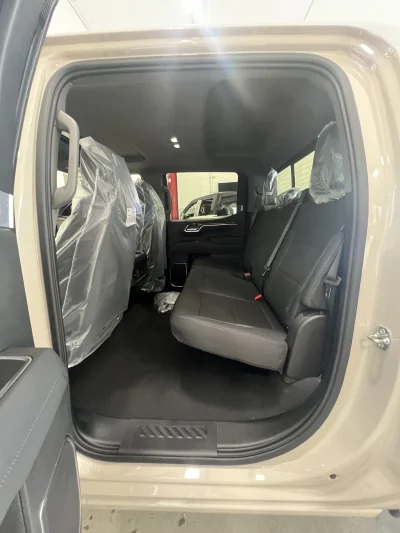 2026 CHEVY SILVERADO 1500 - LEVEL PACKAGE - WHITE SANDS (G42) - 2026 CHEVY SILVERADO 1500 LEVEL - Image 8 of 16