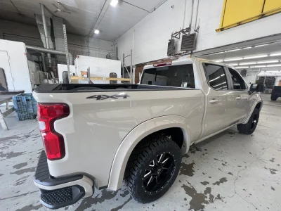 2026 CHEVY SILVERADO 1500 - LEVEL PACKAGE - WHITE SANDS (G42) - 2026 CHEVY SILVERADO 1500 LEVEL - Image 10 of 16