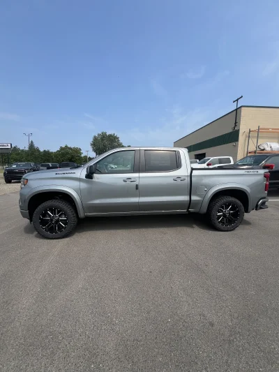 2026 CHEVY SILVERADO 1500 -  LEVEL PACKAGE - STERLING GRAY (GXD) - 2026 CHEVY SILVERADO 1500 LEVEL - Image 4 of 15