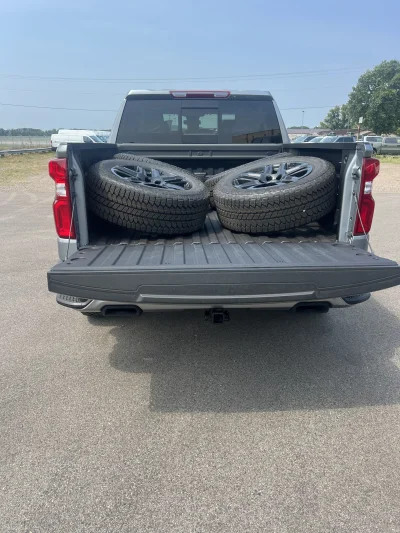 2026 CHEVY SILVERADO 1500 -  LEVEL PACKAGE - STERLING GRAY (GXD) - 2026 CHEVY SILVERADO 1500 LEVEL - Image 11 of 15