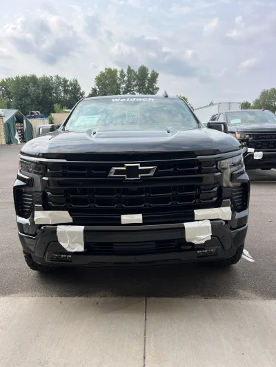 2026 CHEVY SILVERADO 1500 - LEVEL PACKAGE - BLACK (GBA) - 2026 CHEVY SILVERADO 1500 LEVEL - Image 2 of 15