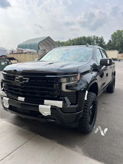 2026 CHEVY SILVERADO 1500 - LEVEL PACKAGE - BLACK (GBA) - 2026 CHEVY SILVERADO 1500 LEVEL - Image 3 of 15