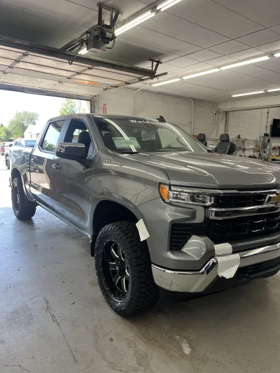 CUSTOM CHEVY LEVEL PACKAGE BUILT BY WALDOCH - 2026 CHEVY SILVERADO 1500 LEVEL - Image 3 of 15