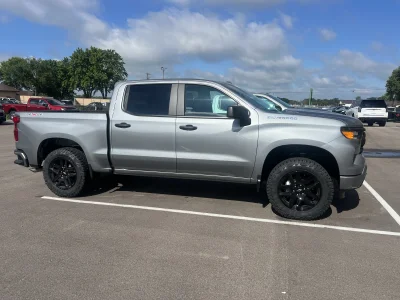 2026 CHEVY SILVERADO 1500 - LEVEL  PACKAGE - STERLING GRAY (GXD) - 2026 CHEVY SILVERADO 1500 LEVEL - Image 4 of 21