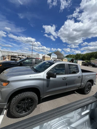 2026 CHEVY SILVERADO 1500 - LEVEL  PACKAGE - STERLING GRAY (GXD) - 2026 CHEVY SILVERADO 1500 LEVEL - Image 3 of 15