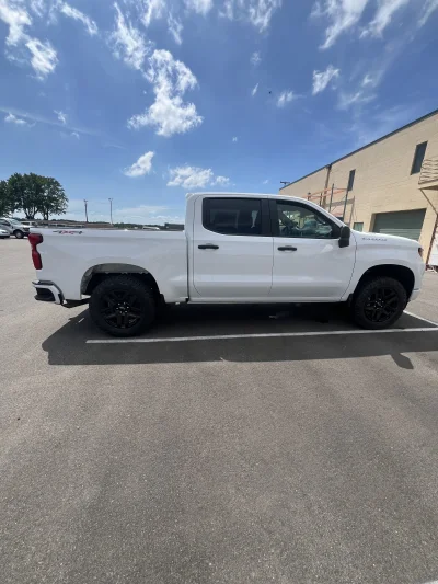 2026 CHEVY SILVERADO 1500 - LEVEL  PACKAGE - SUMMIT WHITE (GAZ) - 2026 CHEVY SILVERADO 1500 LEVEL - Image 5 of 15