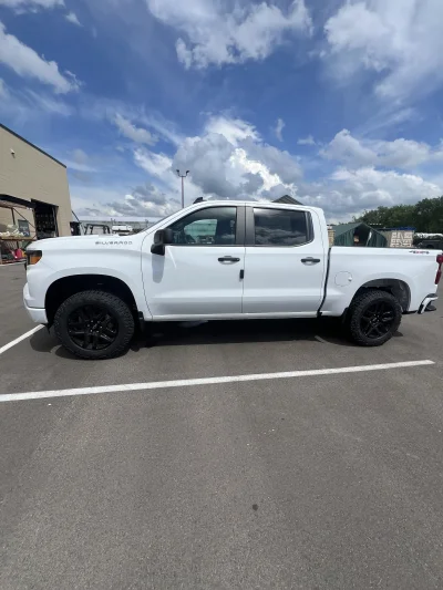 2026 CHEVY SILVERADO 1500 - LEVEL  PACKAGE - SUMMIT WHITE (GAZ) - 2026 CHEVY SILVERADO 1500 LEVEL - Image 4 of 15
