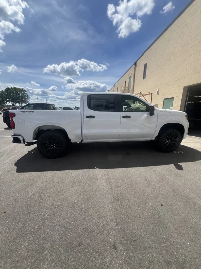 2026 CHEVY SILVERADO 1500 -LEVEL  PACKAGE - SUMMIT WHITE (GAZ) - 2026 CHEVY SILVERADO 1500 LEVEL - Image 5 of 15