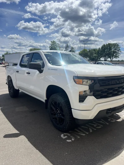 2026 CHEVY SILVERADO 1500 -LEVEL  PACKAGE - SUMMIT WHITE (GAZ) - 2026 CHEVY SILVERADO 1500 LEVEL - Image 3 of 15