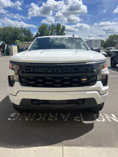 2026 CHEVY SILVERADO 1500 -LEVEL  PACKAGE - SUMMIT WHITE (GAZ) - 2026 CHEVY SILVERADO 1500 LEVEL - Image 2 of 15