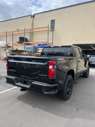 2026 CHEVY SILVERADO 1500 - LEVEL PACKAGE - BLACK (GBA) - 2026 CHEVY SILVERADO 1500 LEVEL - Image 15 of 21