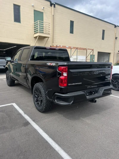 2026 CHEVY SILVERADO 1500 - LEVEL PACKAGE - BLACK (GBA) - 2026 CHEVY SILVERADO 1500 LEVEL - Image 18 of 21