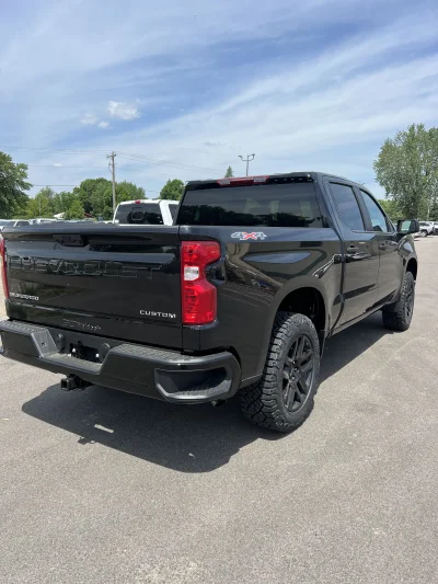 2026 CHEVY SILVERADO 1500 - LEVEL  PACKAGE  - BLACK (GBA) - 2026 CHEVY SILVERADO 1500 LEVEL - Image 12 of 15