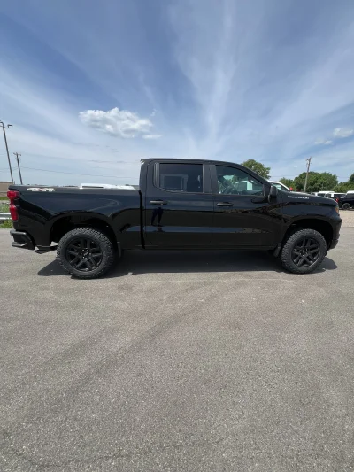 2026 CHEVY SILVERADO 1500 - LEVEL  PACKAGE  - BLACK (GBA) - 2026 CHEVY SILVERADO 1500 LEVEL - Image 13 of 15