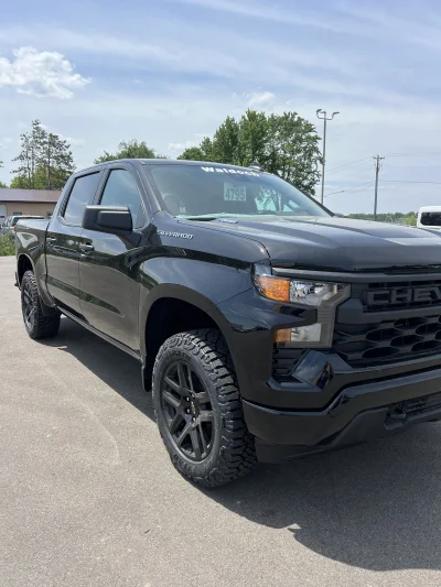 2026 CHEVY SILVERADO 1500 - LEVEL  PACKAGE  - BLACK (GBA) - 2026 CHEVY SILVERADO 1500 LEVEL - Image 1 of 15