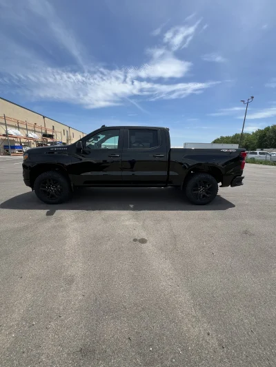 2026 CHEVY SILVERADO 1500 - LEVEL  PACKAGE  - BLACK (GBA) - 2026 CHEVY SILVERADO 1500 LEVEL - Image 4 of 15