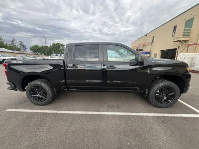 2026 CHEVY SILVERADO 1500 - LEVEL PACKAGE - BLACK (GBA) - 2026 CHEVY SILVERADO 1500 LEVEL - Image 4 of 21
