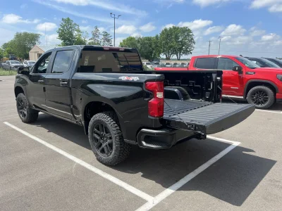 2026 CHEVY SILVERADO 1500 - LEVEL  PACKAGE - BLACK (GBA) - 2026 CHEVY SILVERADO 1500 LEVEL - Image 18 of 21