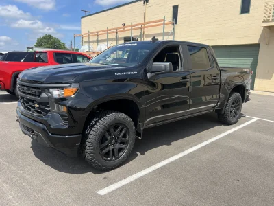 2026 CHEVY SILVERADO 1500 - LEVEL  PACKAGE - BLACK (GBA) - 2026 CHEVY SILVERADO 1500 LEVEL - Image 1 of 21