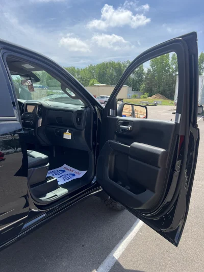 2026 CHEVY SILVERADO 1500 - LEVEL  PACKAGE - BLACK (GBA) - 2026 CHEVY SILVERADO 1500 LEVEL - Image 5 of 21