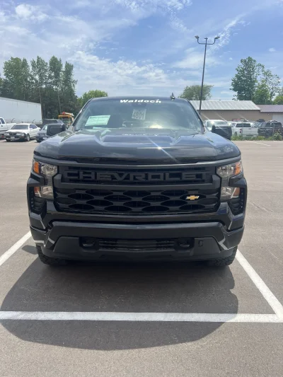 2026  CHEVY SILVERADO 1500  -  LEVEL  PACKAGE - BLACK (GBA) - 2026 CHEVY SILVERADO 1500 LEVEL - Image 2 of 15