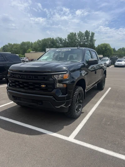 2026  CHEVY SILVERADO 1500  -  LEVEL  PACKAGE - BLACK (GBA) - 2026 CHEVY SILVERADO 1500 LEVEL - Image 3 of 15