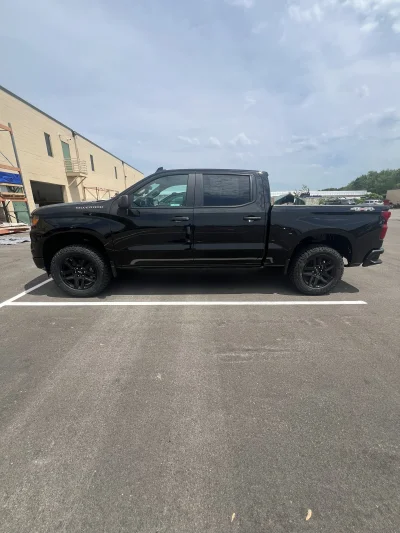 2026  CHEVY SILVERADO 1500  -  LEVEL  PACKAGE - BLACK (GBA) - 2026 CHEVY SILVERADO 1500 LEVEL - Image 4 of 15