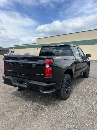 2026 CHEVY SILVERADO 1500 - LEVEL PACKAGE - BLACK (GBA) - 2026 CHEVY SILVERADO 1500 LEVEL - Image 14 of 19