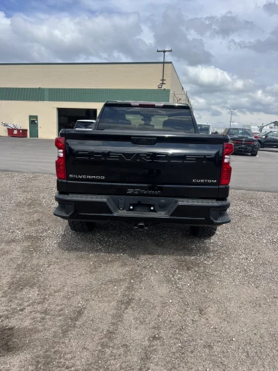 2026 CHEVY SILVERADO 1500 - LEVEL PACKAGE - BLACK (GBA) - 2026 CHEVY SILVERADO 1500 LEVEL - Image 15 of 19
