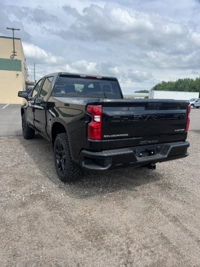 2026 CHEVY SILVERADO 1500 - LEVEL PACKAGE - BLACK (GBA) - 2026 CHEVY SILVERADO 1500 LEVEL - Image 16 of 19
