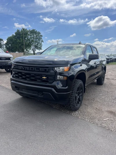 2026 CHEVY SILVERADO 1500 - LEVEL PACKAGE - BLACK (GBA) - 2026 CHEVY SILVERADO 1500 LEVEL - Image 3 of 19
