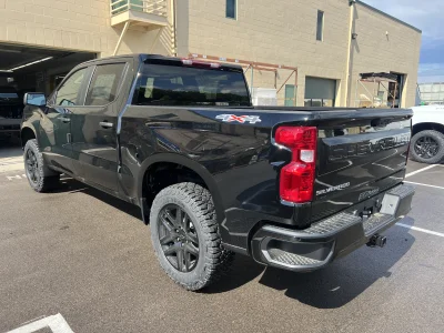 2026 CHEVY SILVERADO 1500 - LEVEL PACKAGE - BLACK (GBA) - 2026 CHEVY SILVERADO 1500 LEVEL - Image 4 of 6