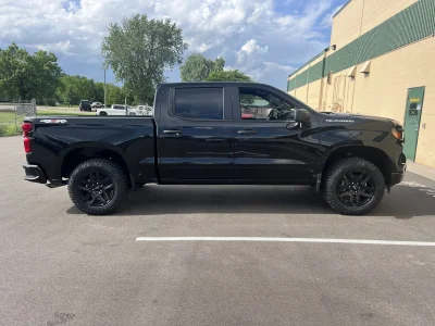 2026 CHEVY SILVERADO 1500 - LEVEL  PACKAGE - BLACK (GBA) - 2026 CHEVY SILVERADO 1500 LEVEL - Image 4 of 21