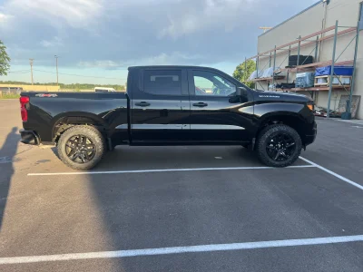 2026 CHEVY SILVERADO 1500  LEVEL  PACKAGE - BLACK (GBA) - 2026 CHEVY SILVERADO 1500 LEVEL - Image 4 of 21