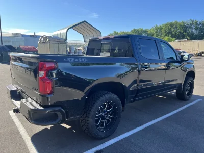 2026 CHEVY SILVERADO 1500 - LEVEL PACKAGE - BLACK (GBA) - 2026 CHEVY SILVERADO 1500 LEVEL - Image 13 of 21