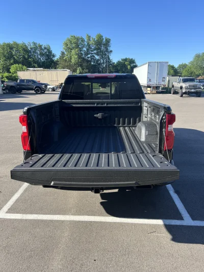 2026 CHEVY SILVERADO 1500 - LEVEL PACKAGE - BLACK (GBA) - 2026 CHEVY SILVERADO 1500 LEVEL - Image 17 of 21