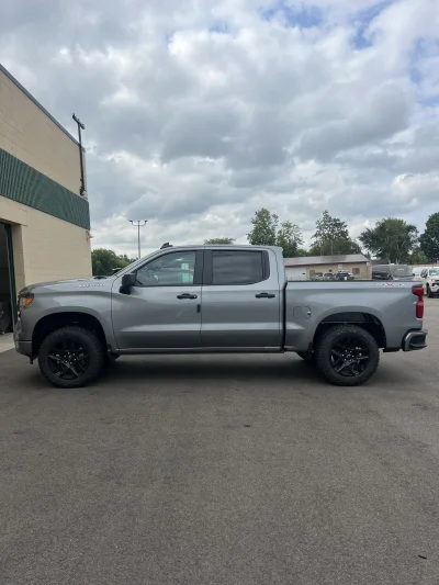 2026 CHEVY SILVERADO 1500 - LEVEL PACKAGE - STERLING GRAY (GXD) - 2026 CHEVY SILVERADO 1500 LEVEL - Image 4 of 15
