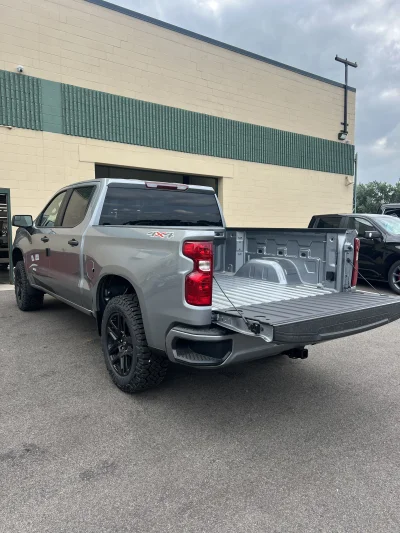 2026 CHEVY SILVERADO 1500 - LEVEL PACKAGE - STERLING GRAY (GXD) - 2026 CHEVY SILVERADO 1500 LEVEL - Image 10 of 15