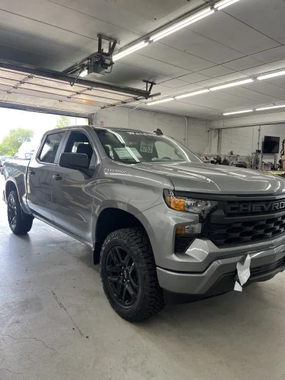 2026 CHEVY SILVERADO 1500 - LEVEL PACKAGE - STERLING GRAY (GXD) - 2026 CHEVY SILVERADO 1500 LEVEL - Image 1 of 14