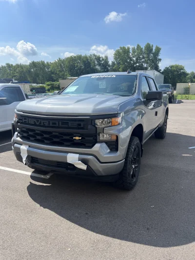 2026 CHEVY SILVERADO 1500 - LEVEL PACKAGE - STERLING GRAY (GXD) - 2026 CHEVY SILVERADO 1500 LEVEL - Image 3 of 13
