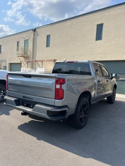 2026 CHEVY SILVERADO 1500 - LEVEL PACKAGE - STERLING GRAY (GXD) - 2026 CHEVY SILVERADO 1500 LEVEL - Image 16 of 21