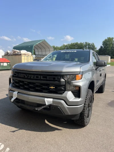 2026 CHEVY SILVERADO 1500 - LEVEL PACKAGE - STERLING GRAY (GXD) - 2026 CHEVY SILVERADO 1500 LEVEL - Image 3 of 21